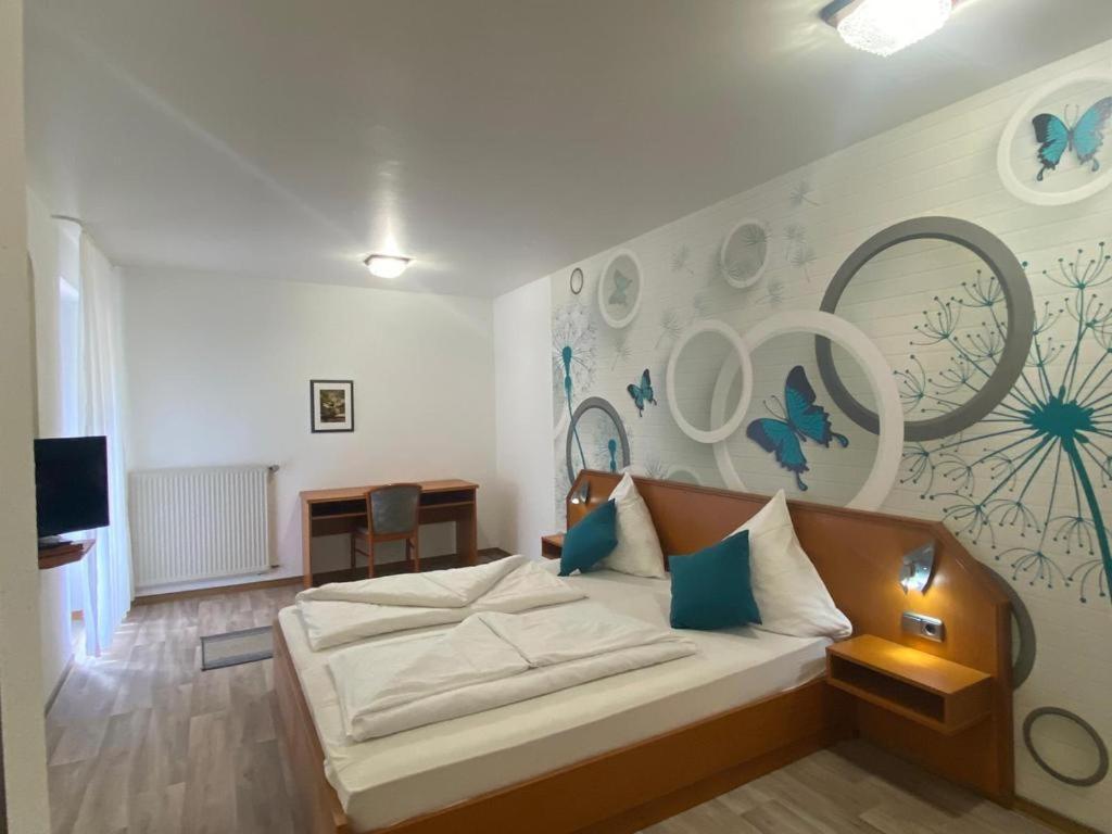 Hotel Krone Riesling Trittenheim Bagian luar foto