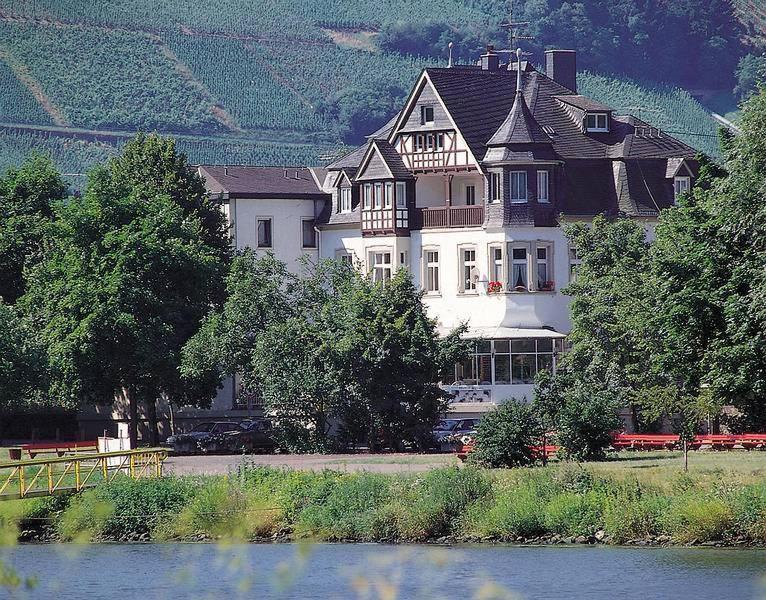 Hotel Krone Riesling Trittenheim Bagian luar foto