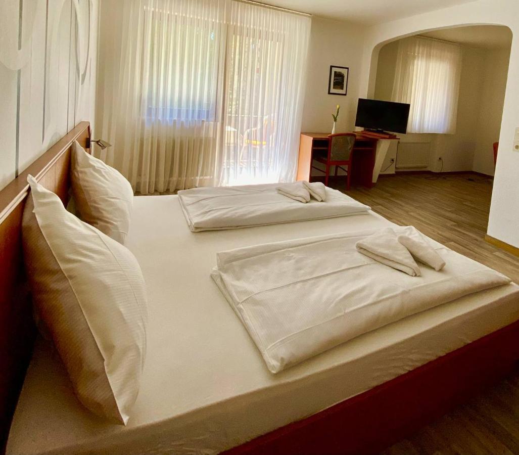 Hotel Krone Riesling Trittenheim Bagian luar foto