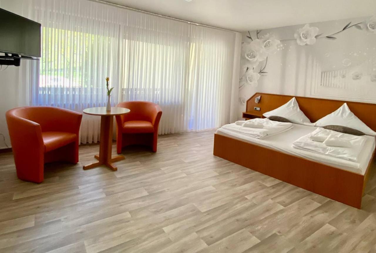 Hotel Krone Riesling Trittenheim Bagian luar foto