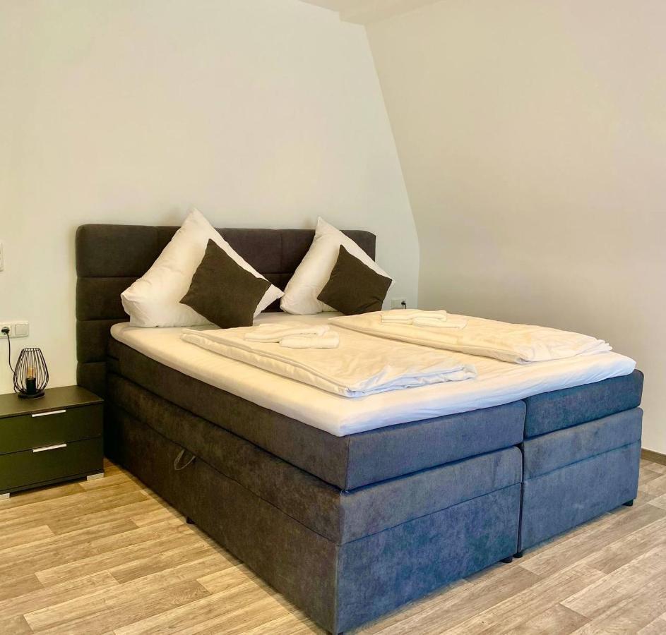 Hotel Krone Riesling Trittenheim Bagian luar foto