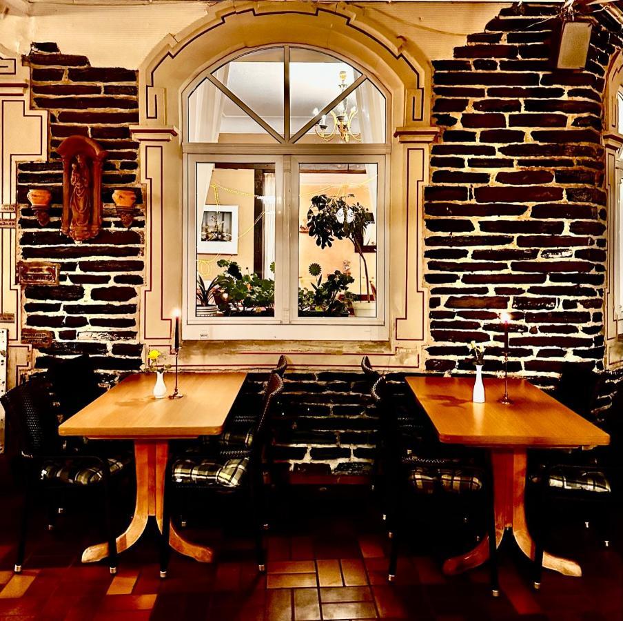 Hotel Krone Riesling Trittenheim Bagian luar foto