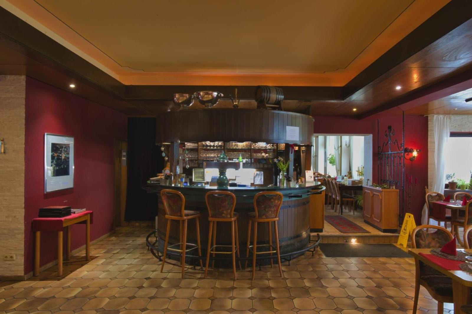 Hotel Krone Riesling Trittenheim Bagian luar foto
